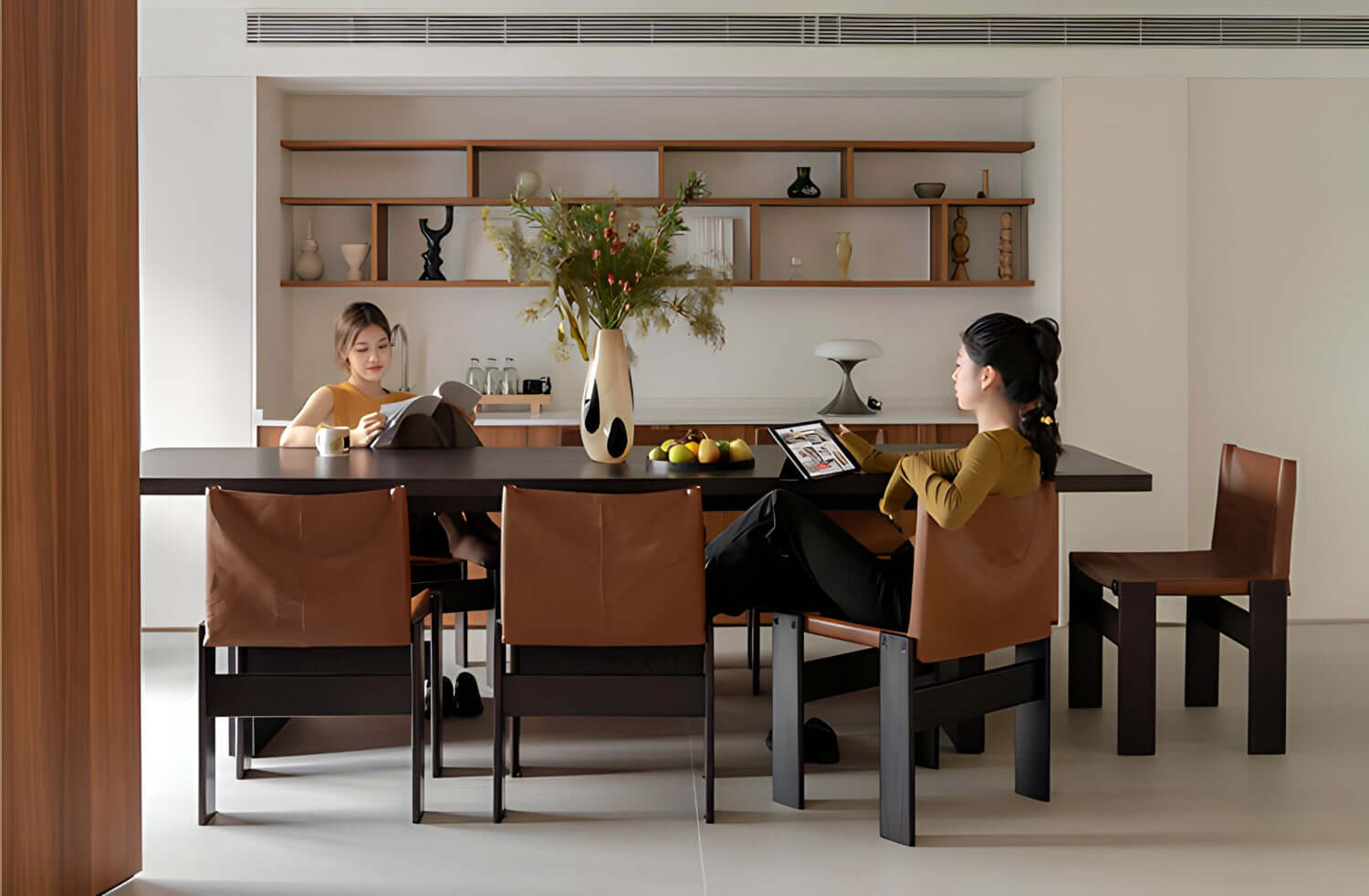 Gora Dining Table & Chairs