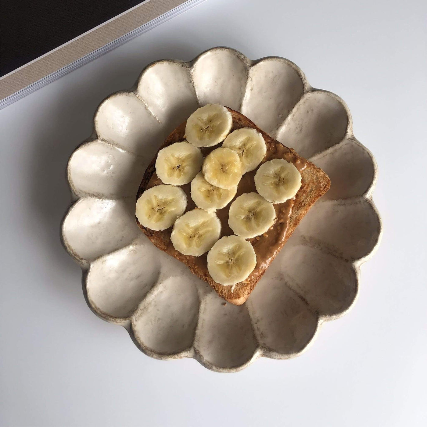 Rinka Plates by Kaneko Kohyo