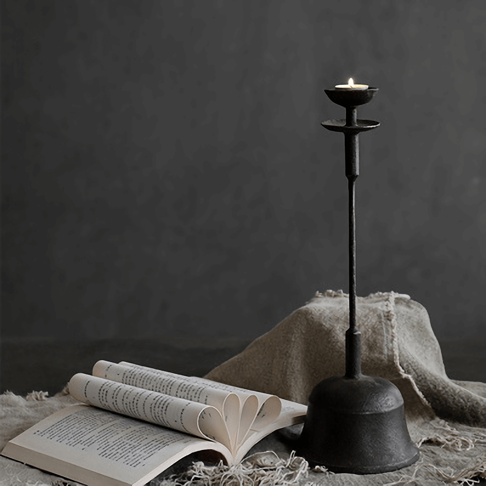 Aimu Floor Candle Holder