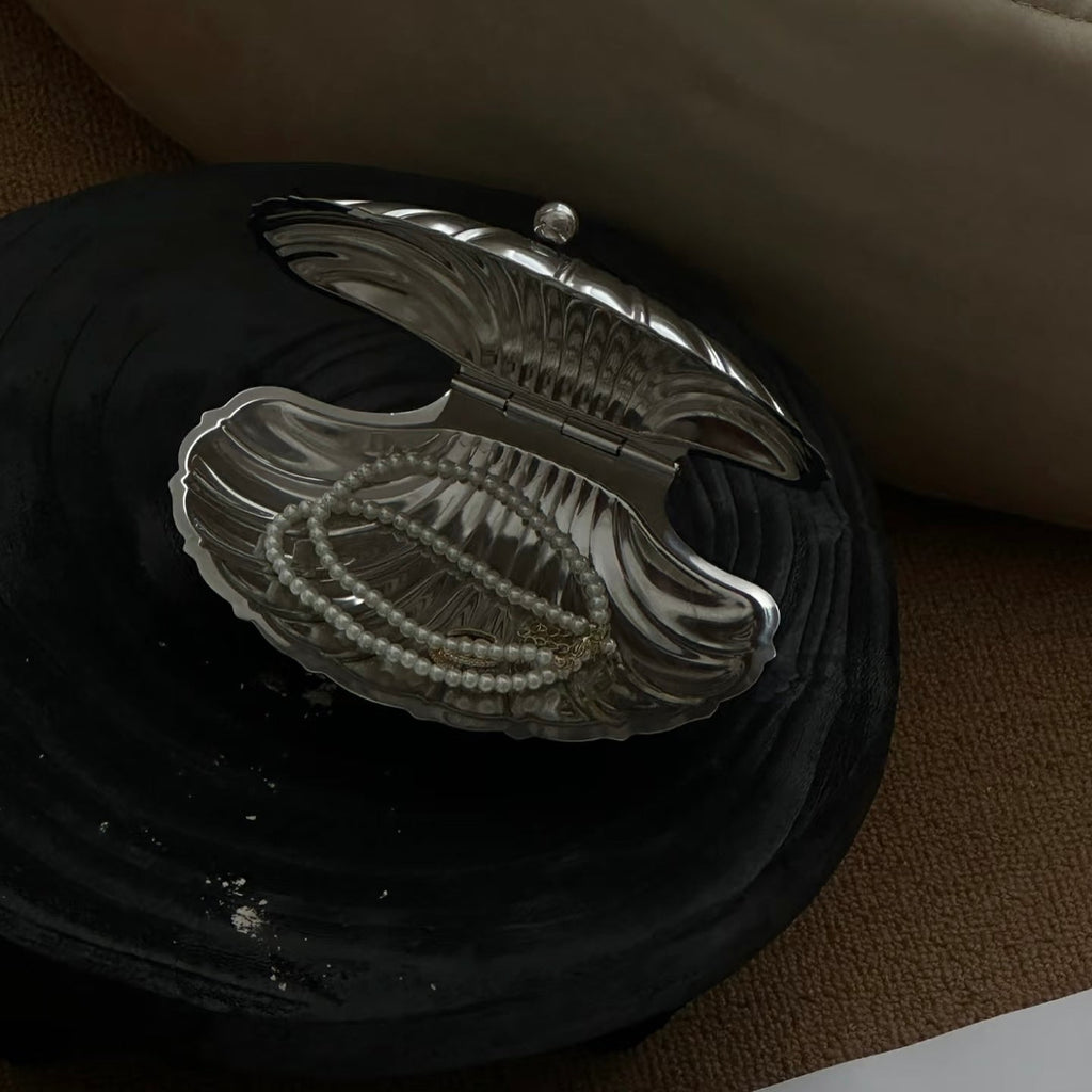 Vintage Shell-Shaped Silver Trinket Case