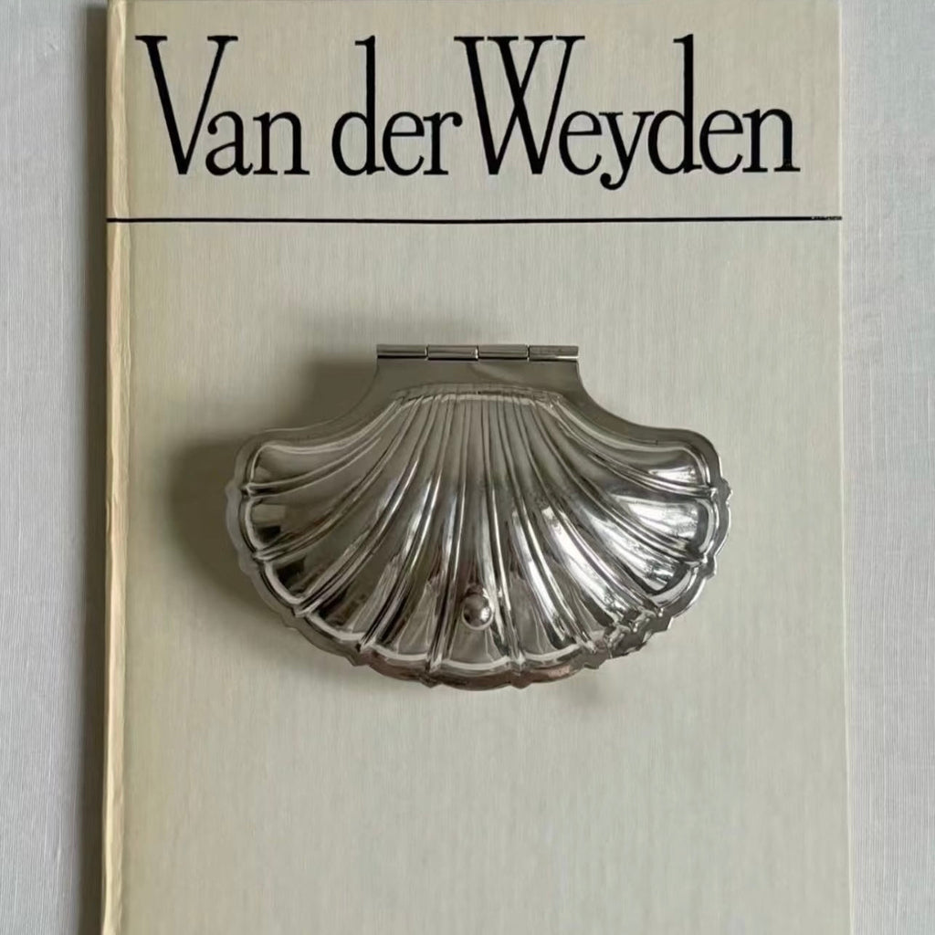 Vintage Shell-Shaped Silver Trinket Case