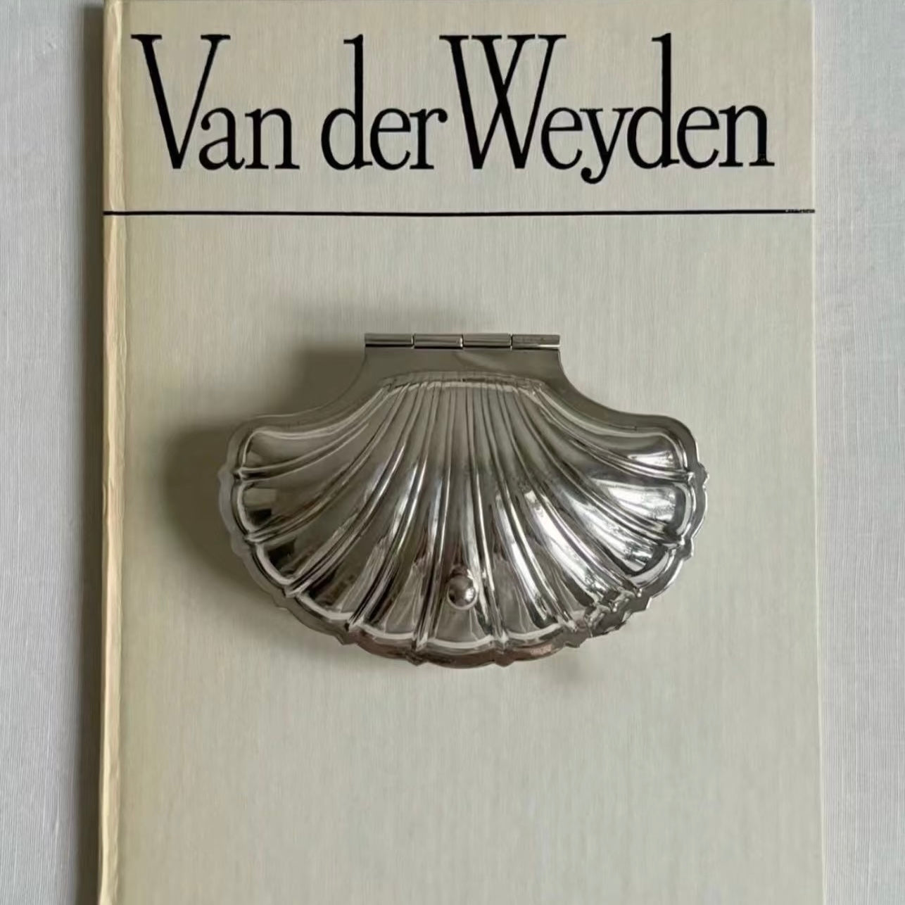 Vintage Shell-Shaped Silver Trinket Case