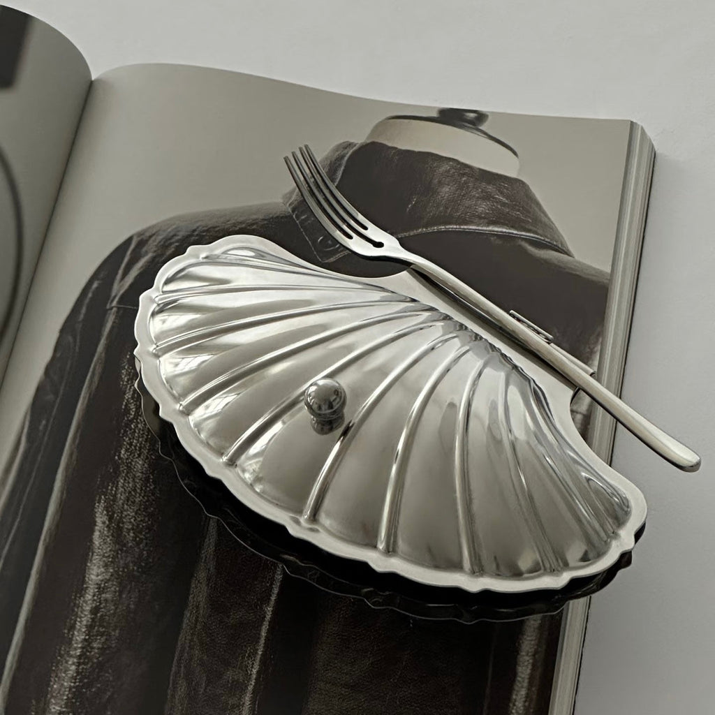 Vintage Shell-Shaped Silver Trinket Case