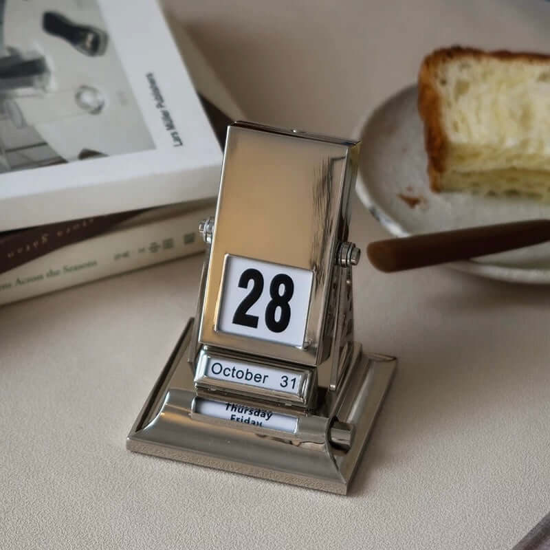 Timeless Rotating Desk Date Keeper