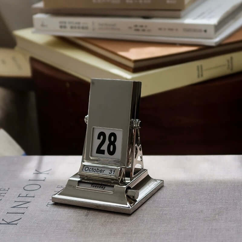 Timeless Rotating Desk Date Keeper