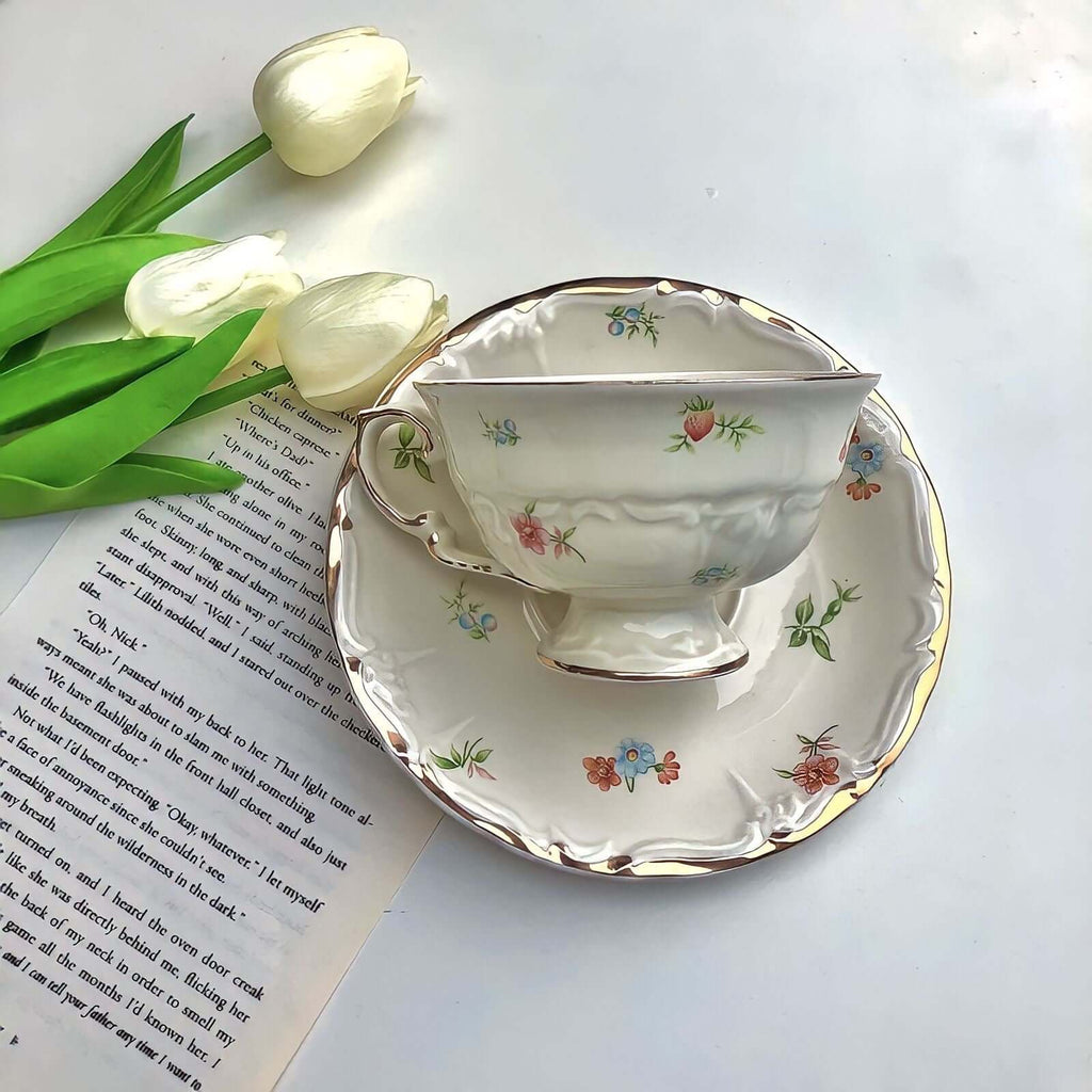 Chic de Fleurs: Retro French Blossom Cup & Saucer & Spoon Set