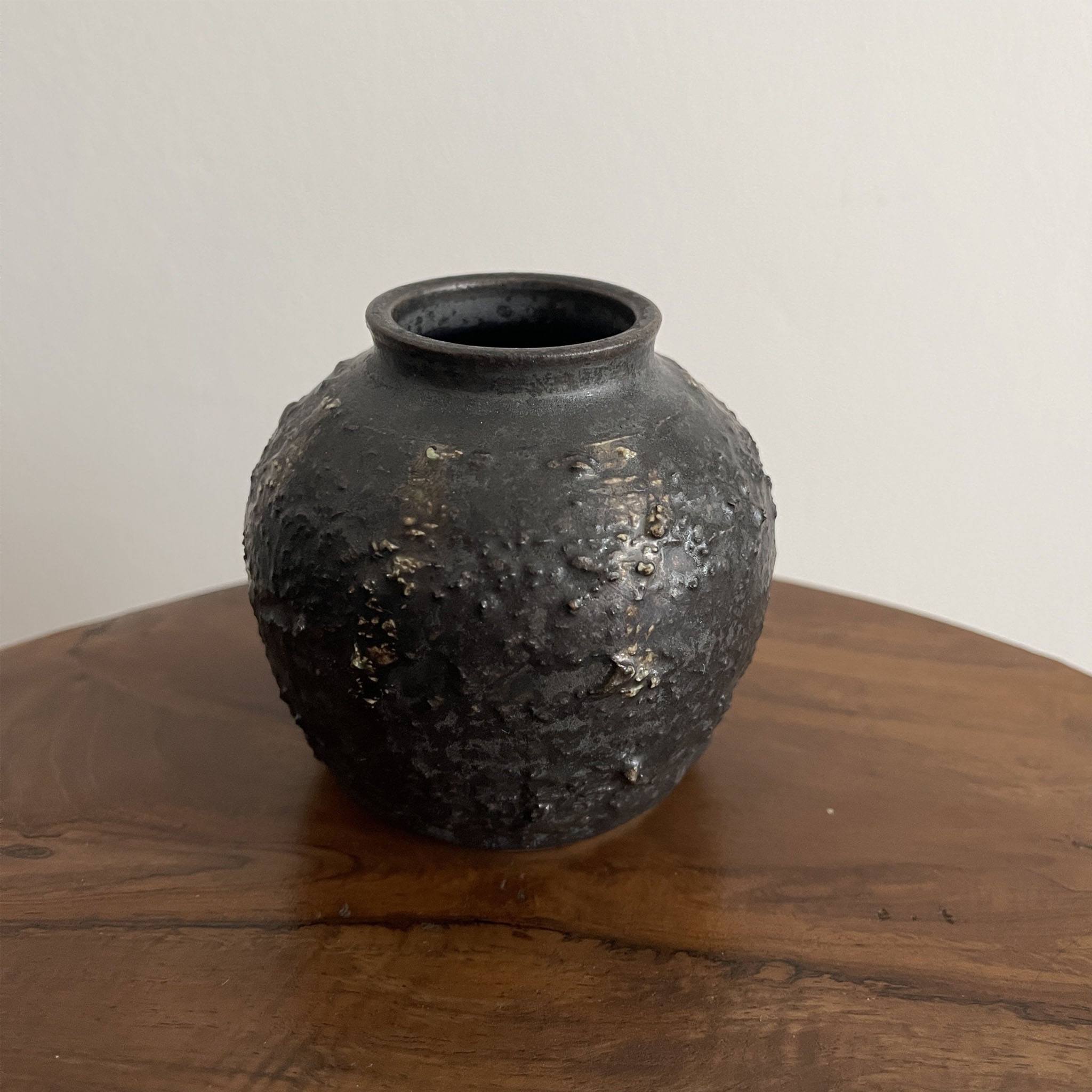Shabby Chic Black Vase