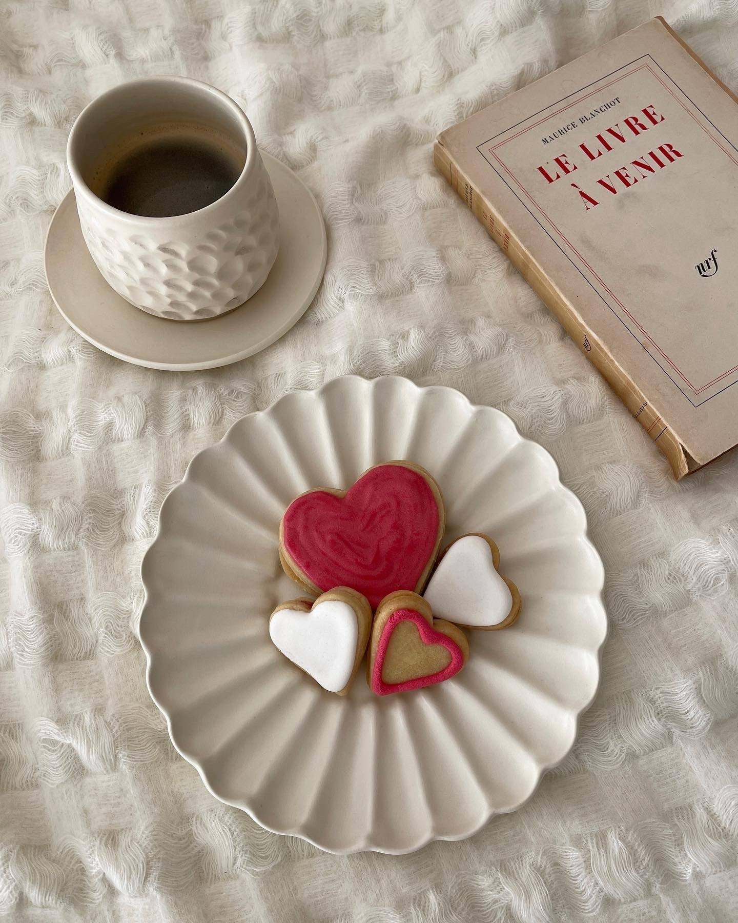 Rinka Plate by Yoshida Pottery