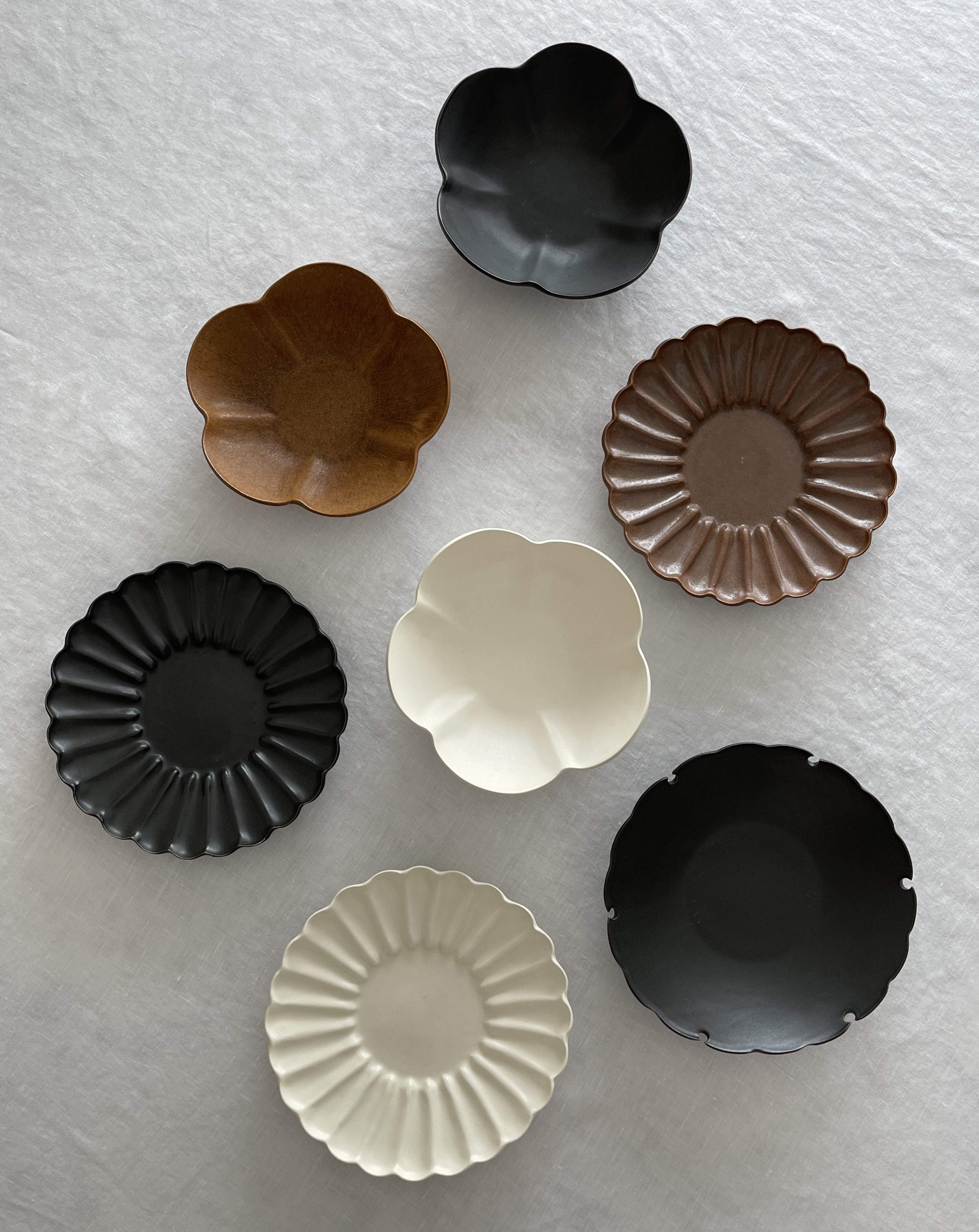 Rinka Plate by Yoshida Pottery