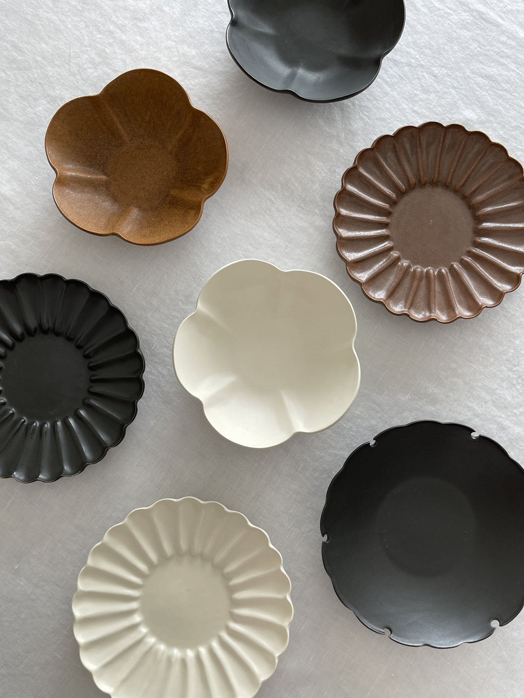 Rinka Plate by Yoshida Pottery