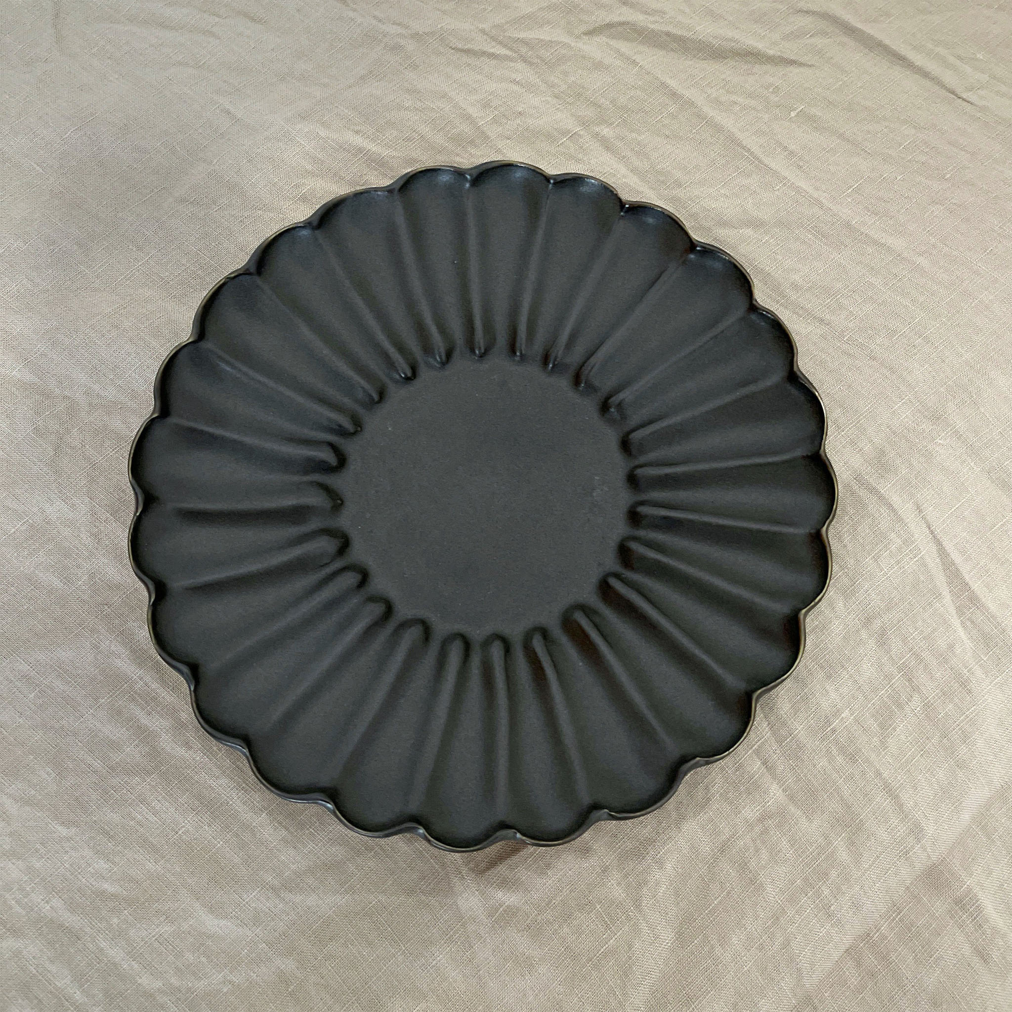 Rinka Plate by Yoshida Pottery