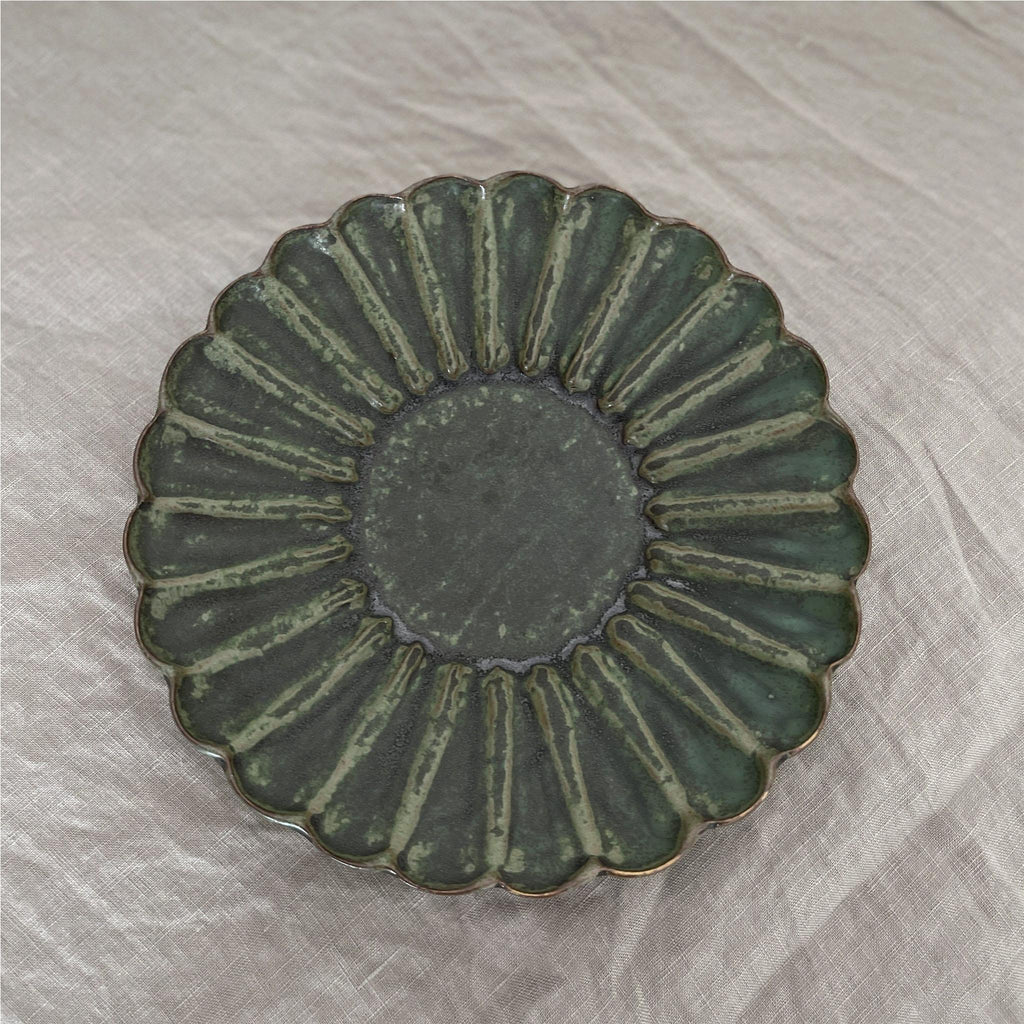 Rinka Plate by Yoshida Pottery