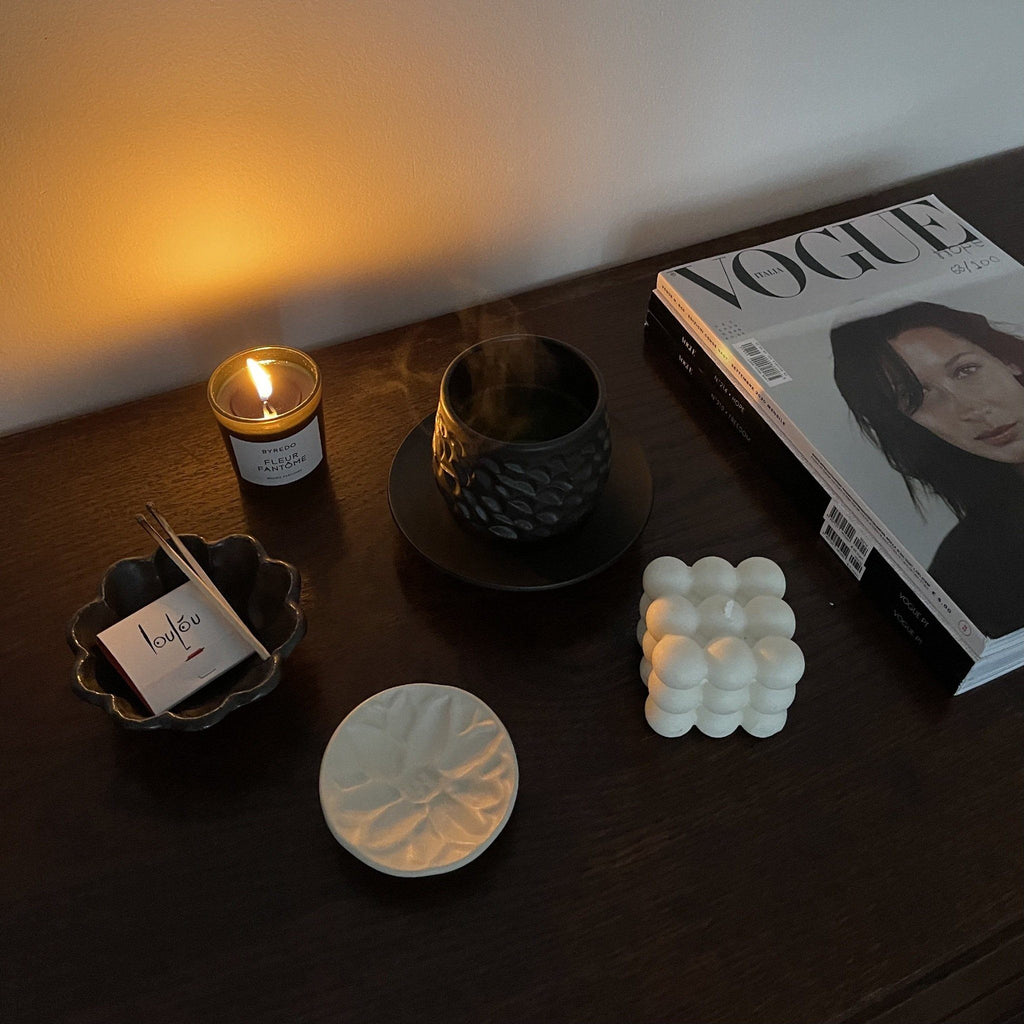 Mame Plate Elegant Black & Innocent White Set