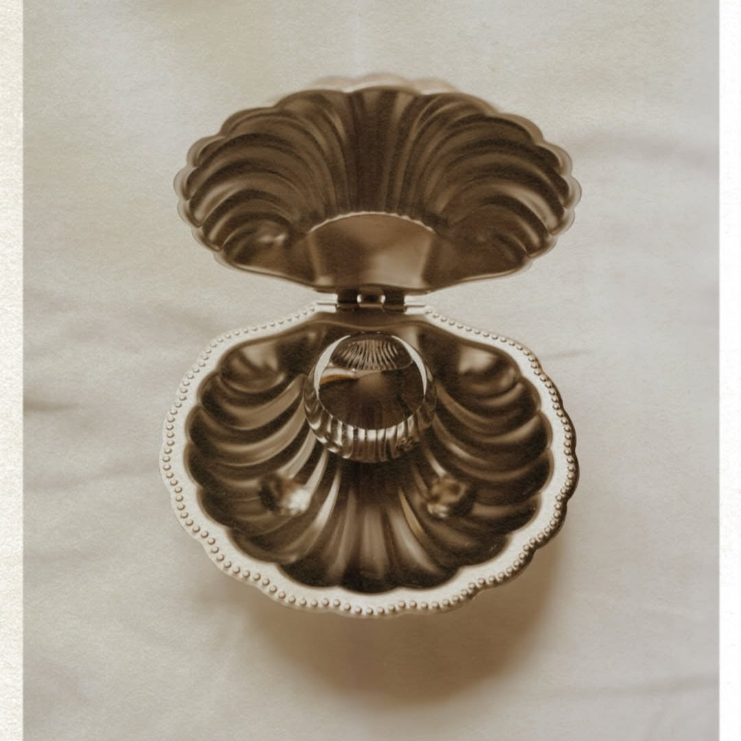 Vintage Metal Shell Box