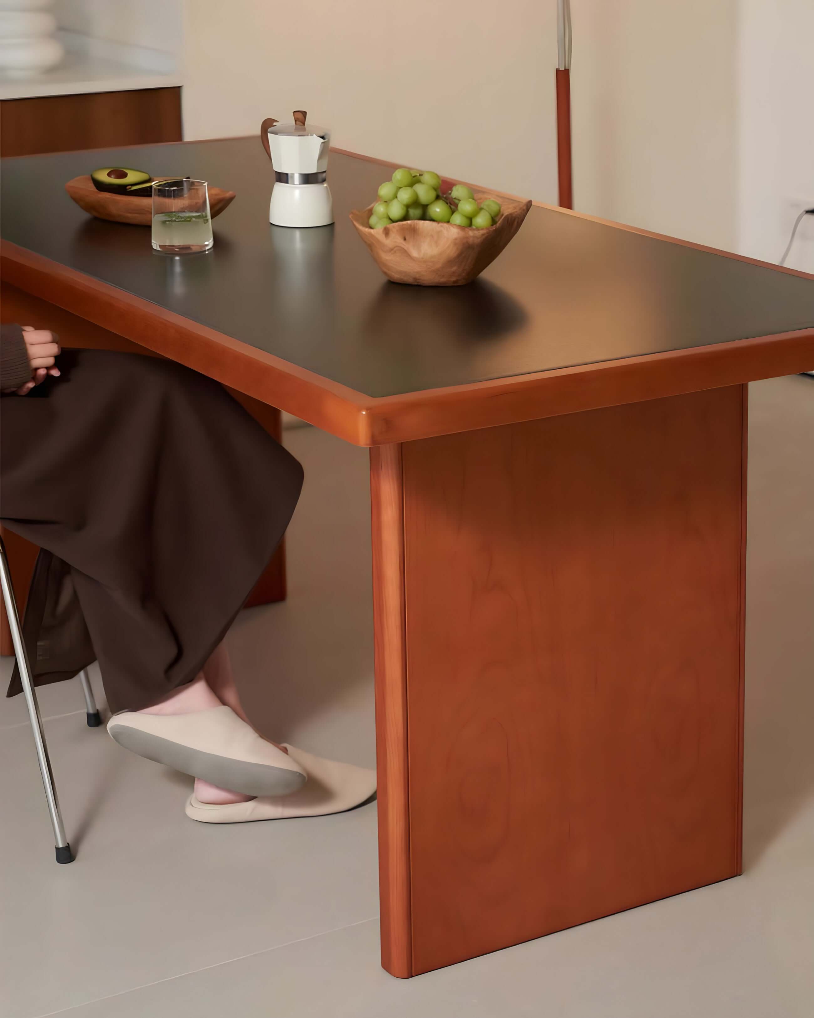 Gora Dining Table & Chairs